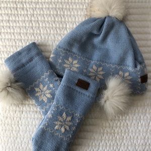 FRIZOU wool knit hat and mitten set with attached genuine fur poms